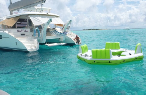 Isla Bastimentos Boat Rental | BOCA DEL TOROS available DECEMBER ONLY 2017 for SUN, sailing Tropical paradise!