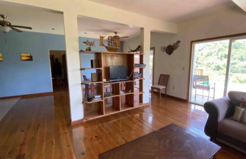 Jonesville House | Bodden Bight Estate, 3 Bedroom Simplicity