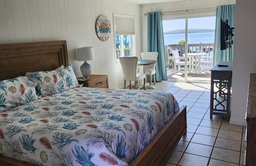 Old Town Hotel | Bodega Harbor Inn