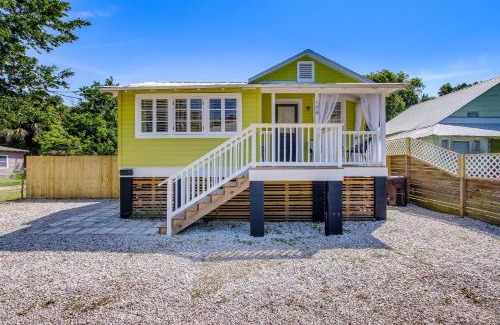 Lincolnville House | Bohemian Belle Cottage- Mins to DNTN Dog Friendly