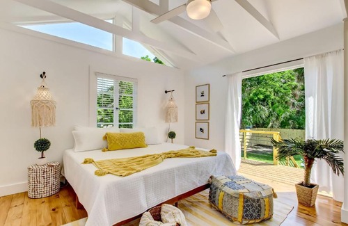 Lincolnville House | Bohemian Belle Cottage- Mins to DNTN Dog Friendly