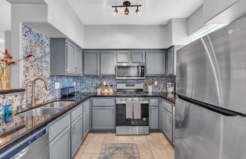 Rhodes Ranch Condo | Bohemian vibe* Resort style 3 bed 2 bath condo* FREE Wifi and assigned parking