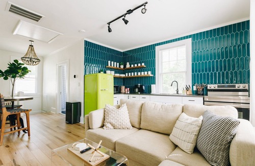 Rock Hill House | Boho Bliss |2 Bd/1Bth Top Floor Unit | King Beds | 5 Min. Walk to Winthrop