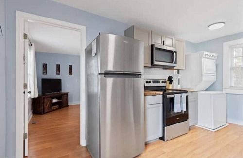 Apex House | BOHO BUNGALOW - STEPS FROM HISTORIC DOWNTOWN APEX