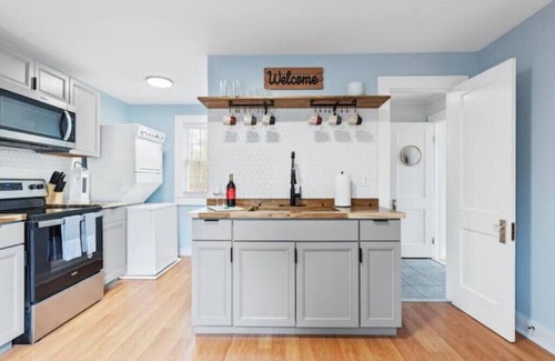 Apex House | BOHO BUNGALOW - STEPS FROM HISTORIC DOWNTOWN APEX