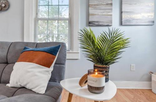 Apex House | BOHO BUNGALOW - STEPS FROM HISTORIC DOWNTOWN APEX