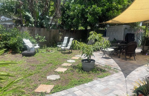 Disston Heights Apartment | Boho Chic 1BR apt with hot tub, yard and BBQ near beach & downtown St. Pete