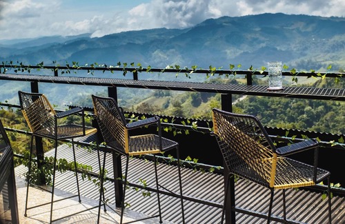 San Isidro de El General Cabin | Boho Dome Retreat Mountain Views & Breakfast