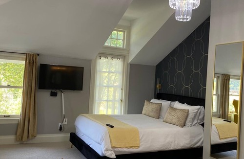 Northwood Hotel | Boho Manor Resort - Studio 20