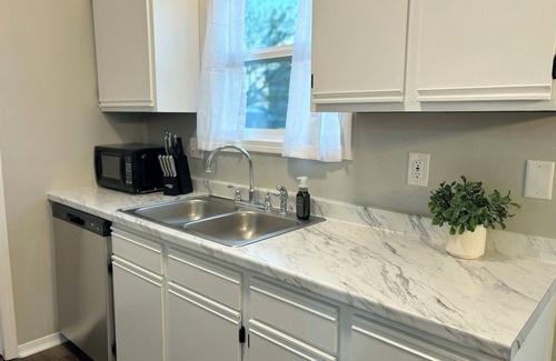 Wichita House | Boho Oasis – Spacious 3-Bedroom Stylish Retreat with Games & Coffee Bar