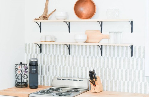 Walnut Creek Apartment | Boho Studio Downtown Amish Country + Scenic Views