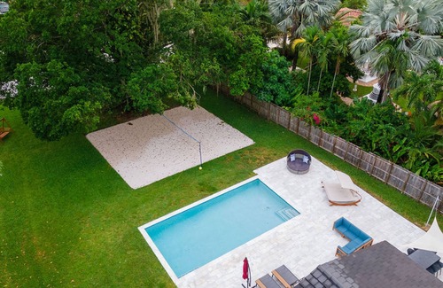 El Portal Villa | Boho Villa 4BR Villa With Canal View Sand VB CT