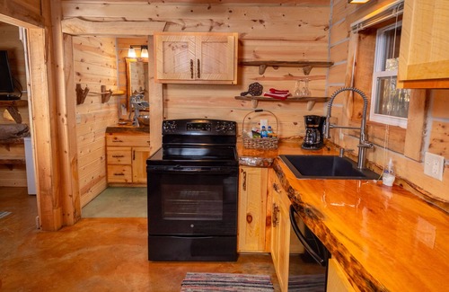 Madison Cabin | Bonnie's Private City Cabin-Madison's Only Log Cabin Rental