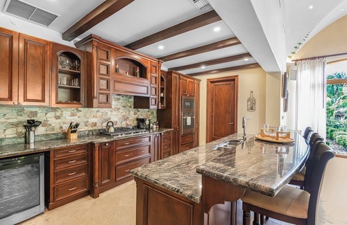 Jaco House | Book online: Take advantage of our limited-time offer! Stay 4 pay 3!