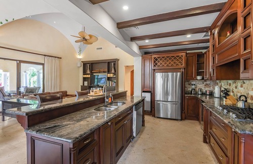 Jaco House | Book online: Take advantage of our limited-time offer! Stay 4 pay 3!