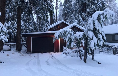 Twain Harte House | Book your Summer trips now as we fill up fast! Air cond. and private lake!