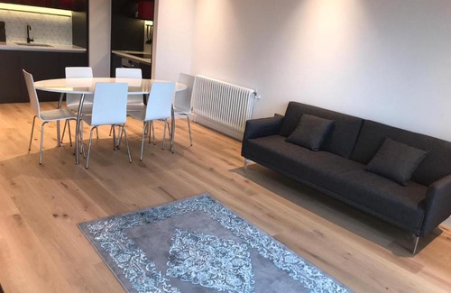 Docklands Apartment | Booking