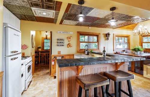 Lake Arrowhead Cabin | Bootlegger's Run