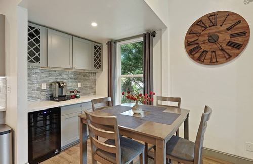 Lodi House | Bordeaux Bungalow | 1 Block to Downtown | Lovely Backyard | Dog Friendly