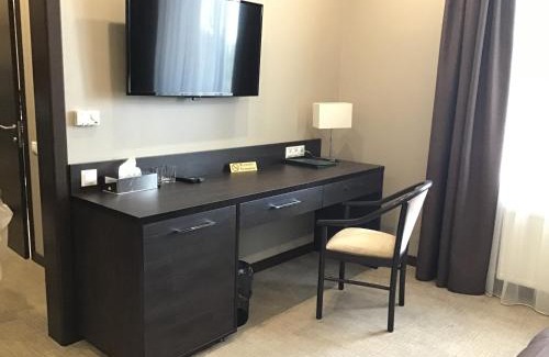 Plyashivka Hotel | BOREMEL HILLS