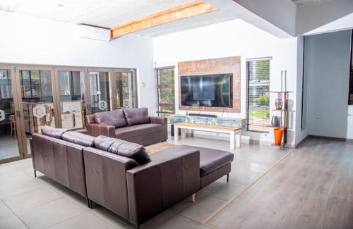 Kgatleng Apartment | Boruundi Private Lodge & Campsite