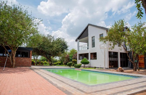 Kgatleng Apartment | Boruundi Private Lodge & Campsite