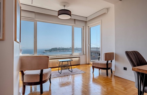 Taksim Apartment | Bosphorus View with Spacious 5-bedroom apartment in amazing Istanbul with AC