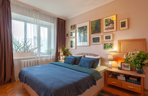 Pechers'kyi District Apartment | ☘️Botanical Apt. in the Centre☘️, Ⓜ️ Pecherska Ⓜ️