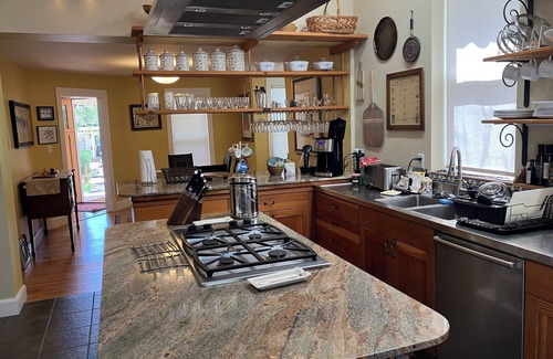 Mapleton Hill House | Boulder, CO. Mapleton Hill Gem. Furnished 3-Bedroom House