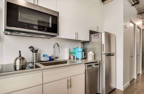 Downtown Phoenix Apartment | Boulevard Stays Highrise STU Sky Pool, Parking, Gym 24