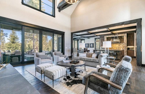 Ponderosa Palisades House | Bound to Impress. Private Hot Tub, Golf Access & Exclusive Club Amenities!