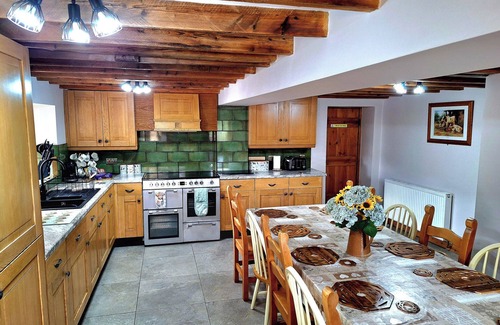 Allerston Cottage | BOUNDCLIFFE FARM, pet friendly, with open fire in Allerston