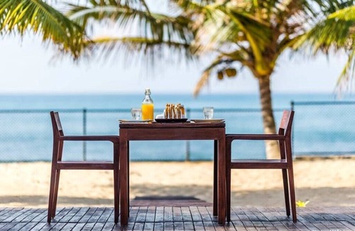 Kathaluwa Villa | Boutique Beach Front Villa with private pool & staff