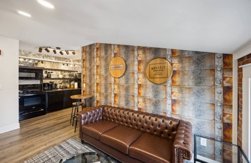 Jackson Hotel | Boutique Hotel | The Bourbon Suite