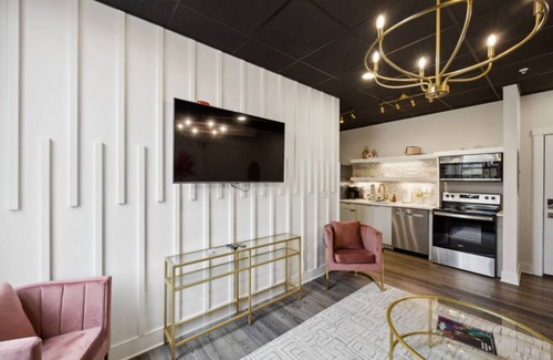 Jackson Hotel | Boutique Hotel | The Kentucky Oaks Suite