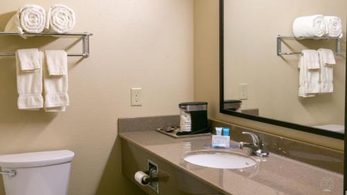 Bowman Hotel | Bowman Lodge & Convention Center