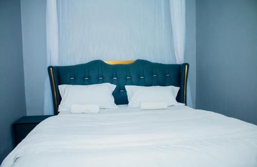 Western Region House | Boys II Men Executive GuestHouse