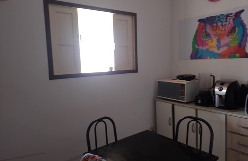 Jardins House | Casa Bonita com Espaço Dois Quarto e um Banheiro