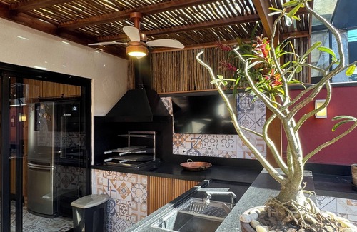 Barra do Sahy House | PRAIA DA BALEIA/BARRA DO SAHY Vacation without taking the car out of the garage. DOES NOT ACCEPT PETS.