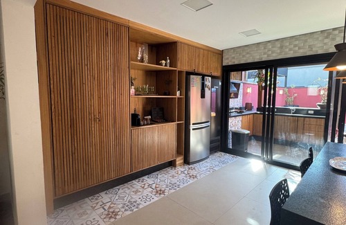 Barra do Sahy House | PRAIA DA BALEIA/BARRA DO SAHY Vacation without taking the car out of the garage. DOES NOT ACCEPT PETS.