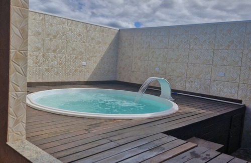 Caraguatatuba House | Sobrado Ventilado, Local Familiar, há 5min da Praia das Palmeiras, Aceita pet