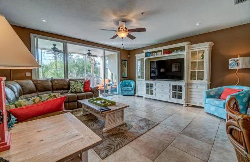 Bradenton Beach House | Bradenton Beach Resort Style Getaway-Walk to Beach
