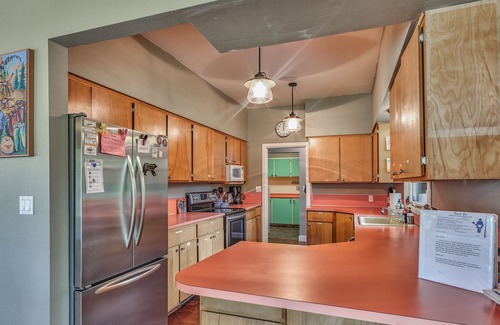 Neskowin House | Brady Bunch Vibe in Neskowin!