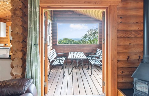 Highampton House | BRAMBLES, family friendly, character holiday cottage in Sheepwash