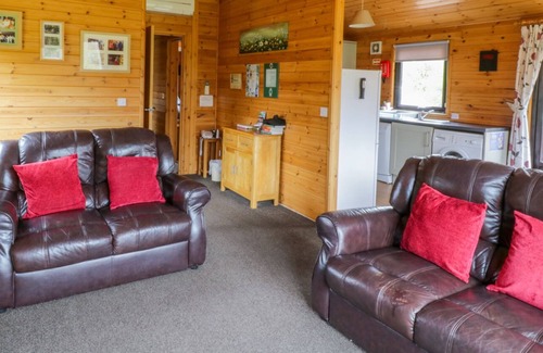 Diss House | BRAMBLES, pet friendly, character holiday cottage in Garboldisham