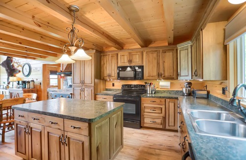 Calvin Cabin | Branch Creek Lodge, Raystown Lake, Tatman