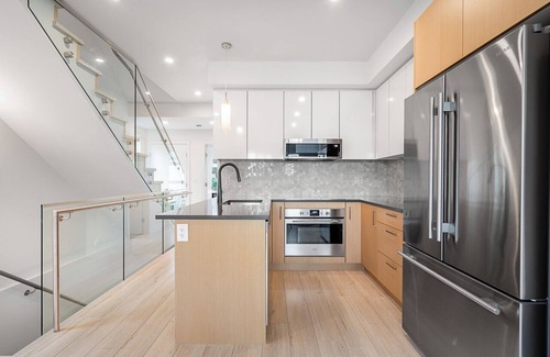 North Vancouver House | Brand New 3 Bed 3 Bath Townhouse
