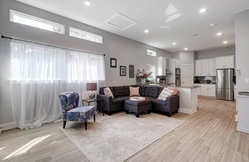 Austin Hills House | Brand New Adorable Arboretum bungalow