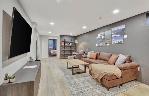 Scenic Heights Apartment | Brand New Arvada Guest Suite Sauna Fire Pit