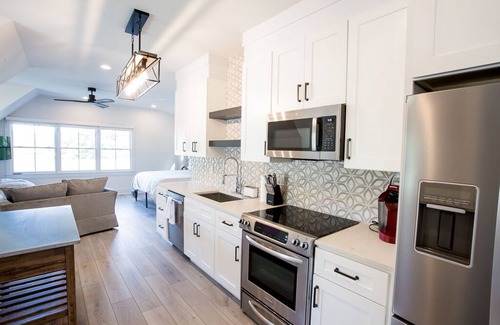 Buford Cottage | Brand New Bungalow on Lake Lanier!